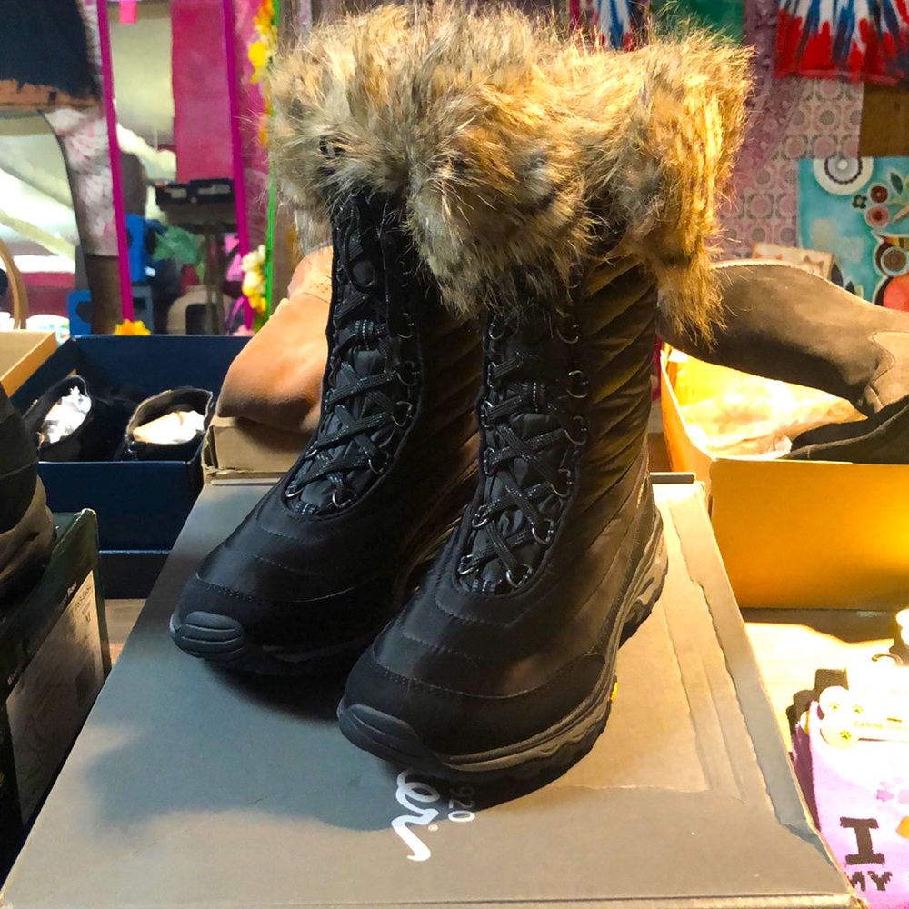 Eddie Bauer Microtherm Boots